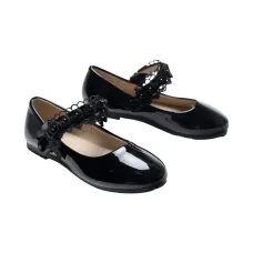 Лакированные балетки с аппликацией