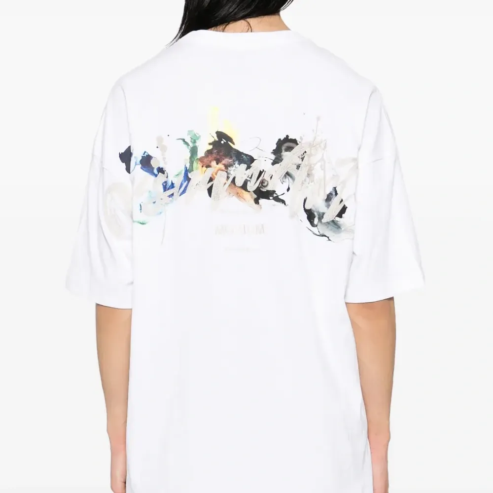 Футболка с вышитым логотипом Футболка с вышитым логотипом