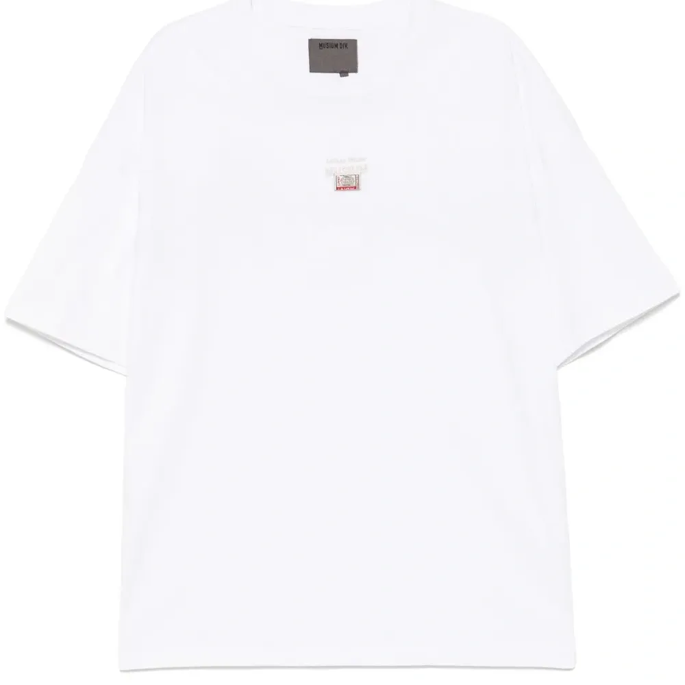 Футболка с вышитым логотипом Футболка с вышитым логотипом