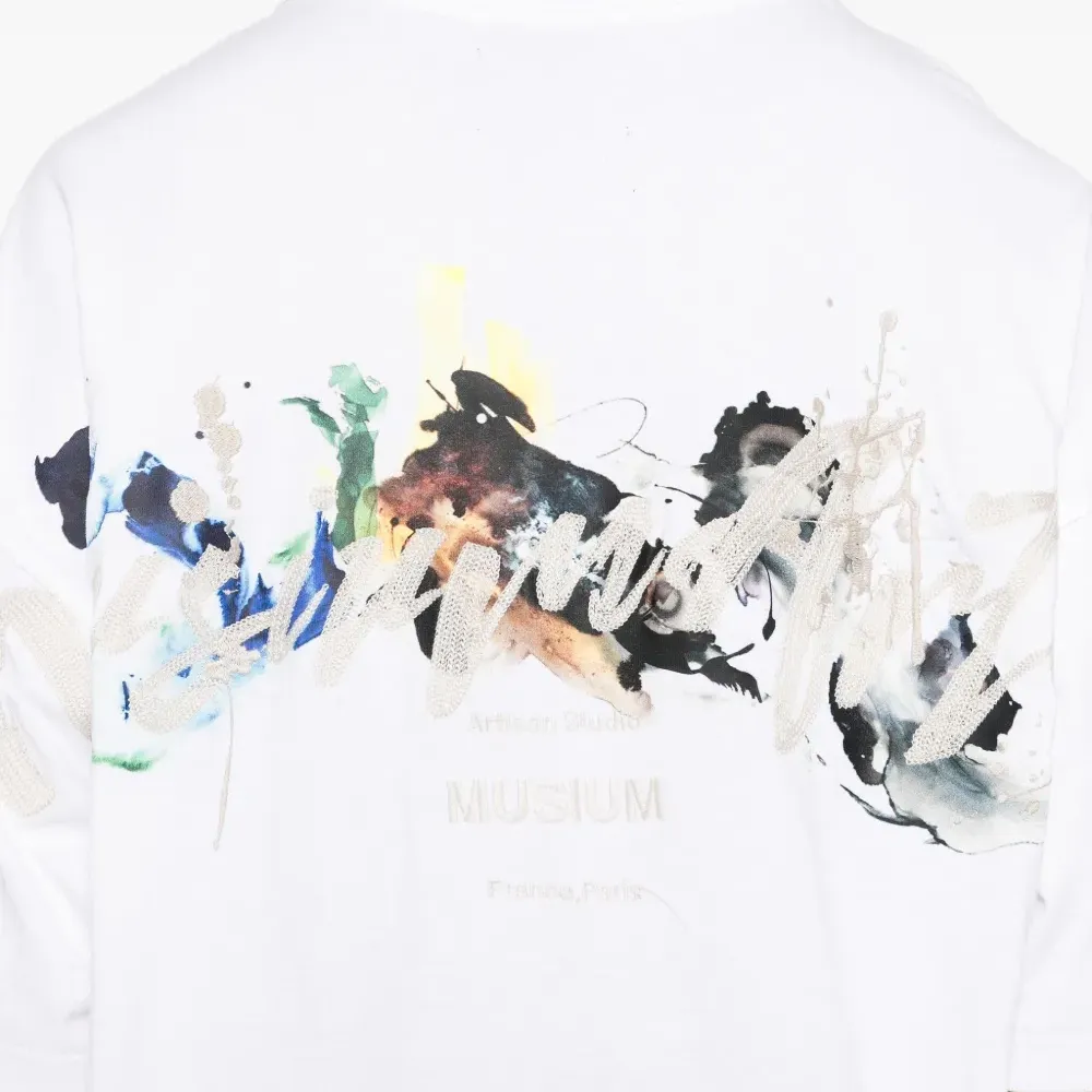 Футболка с вышитым логотипом Футболка с вышитым логотипом