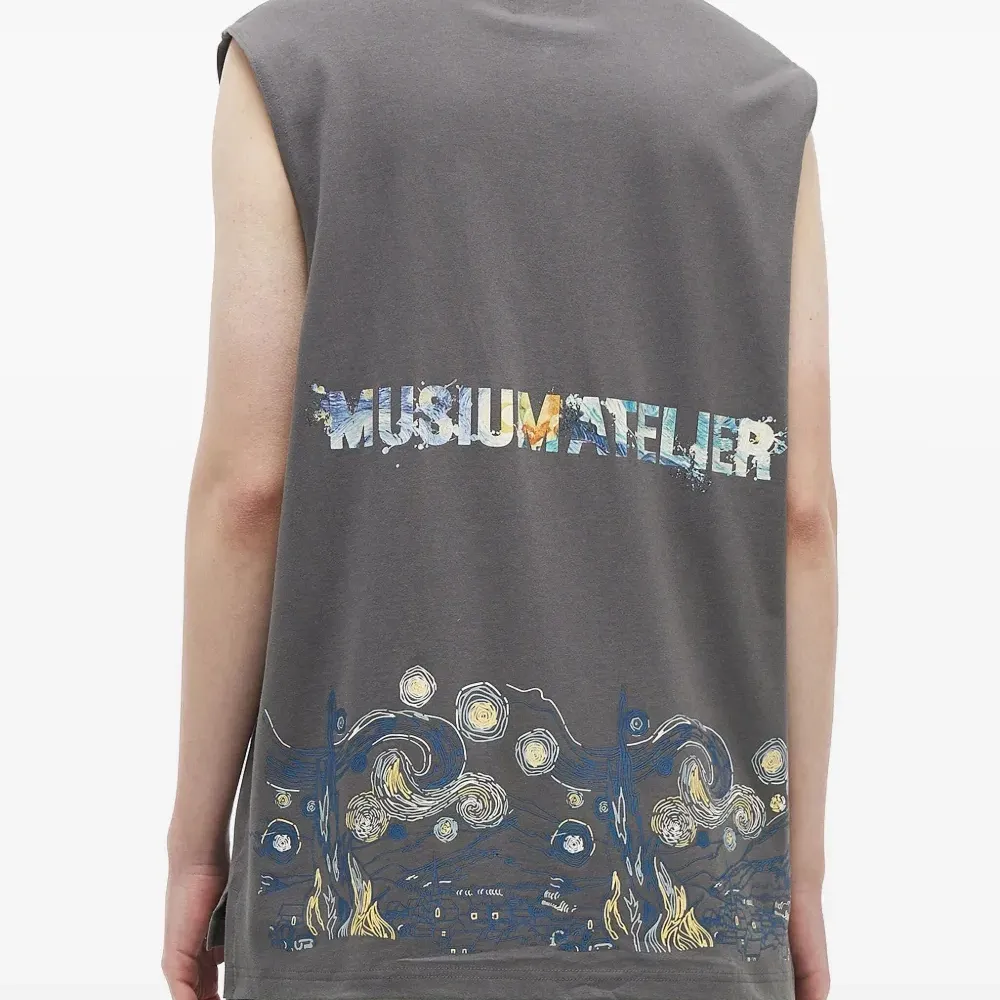 Топ без рукавов