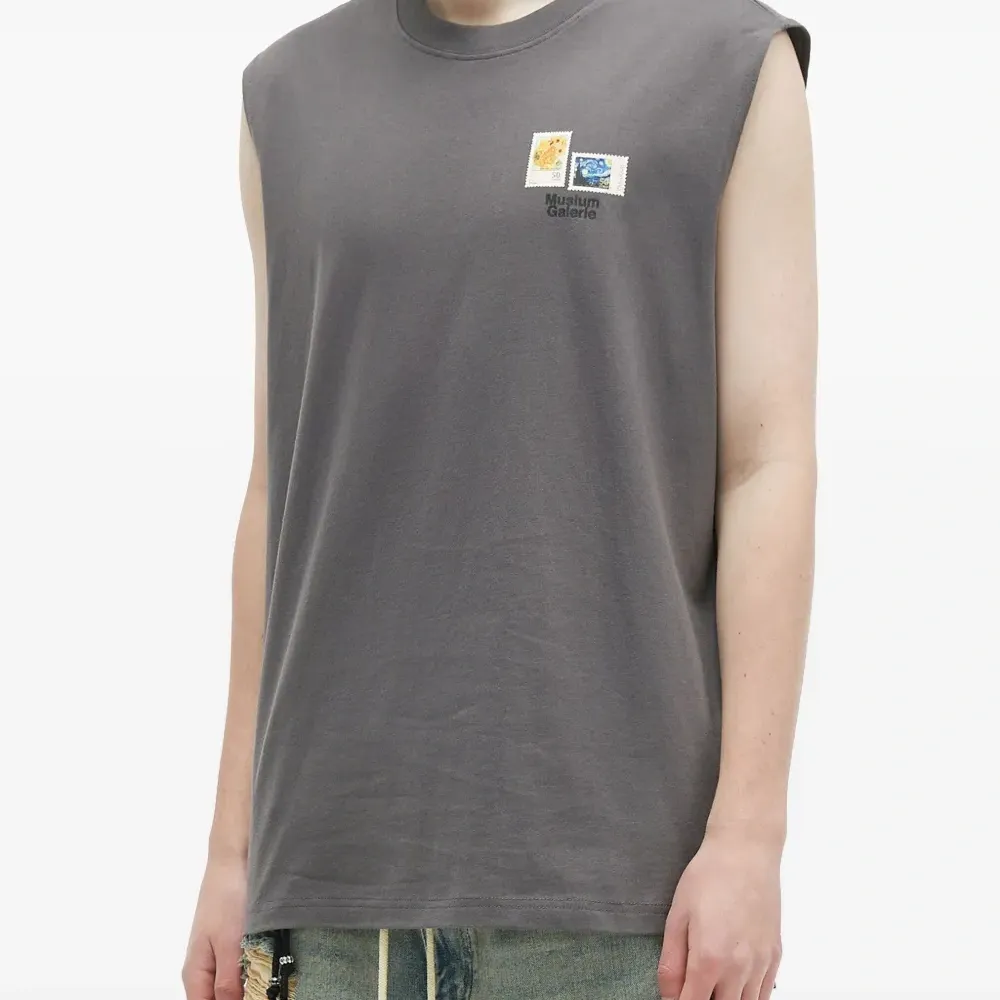 Топ без рукавов