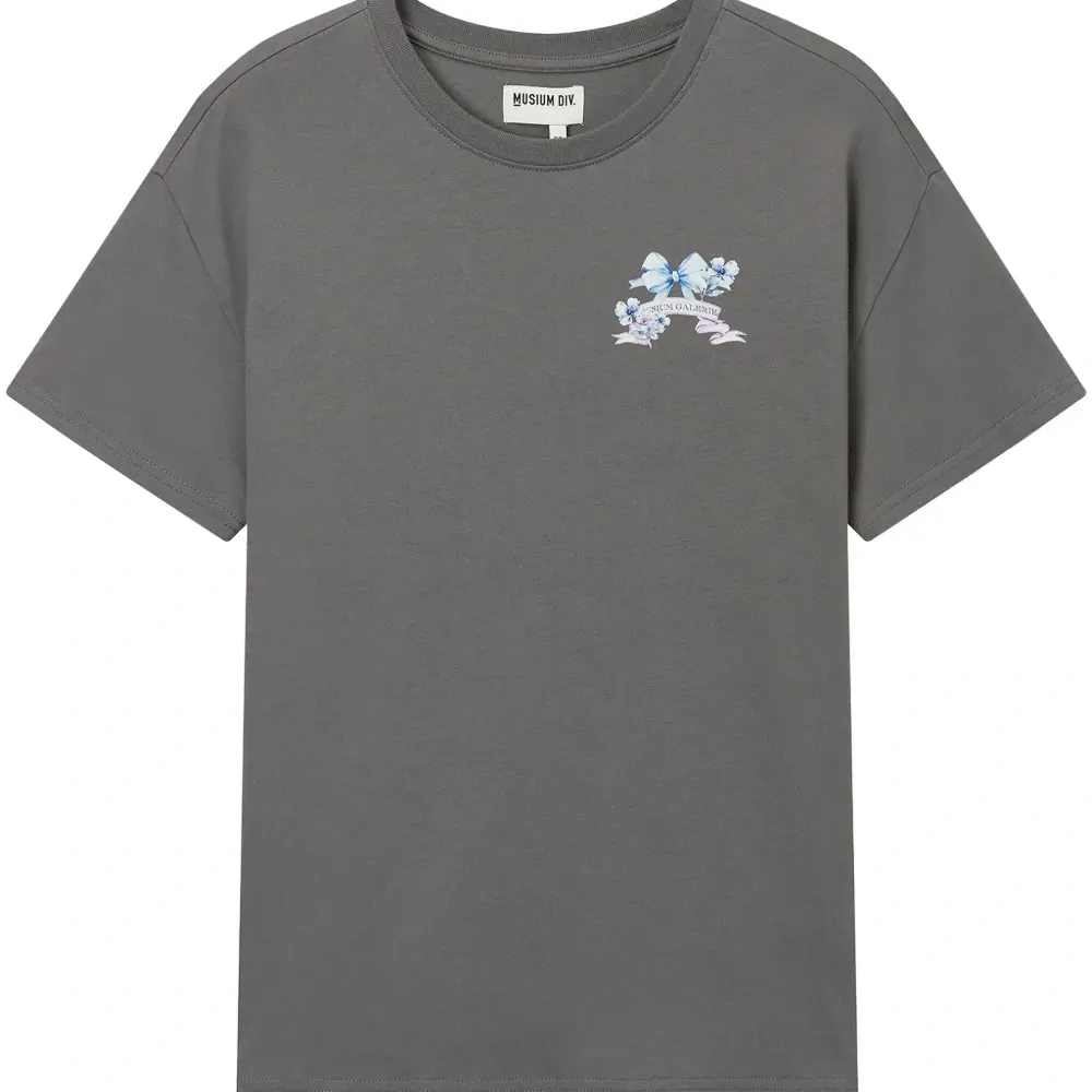 Футболка с логотипом