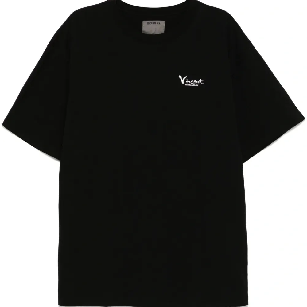 Футболка с логотипом