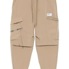 Брюки с нашивкой-логотипом