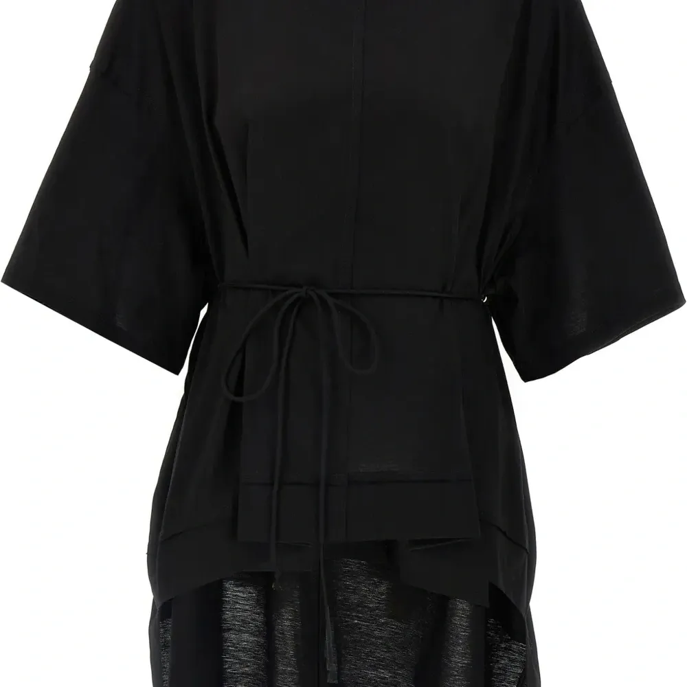 Футболка асимметричного кроя