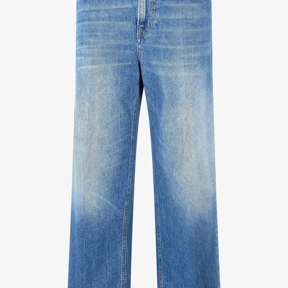 Широкие джинсы с завышенной талией