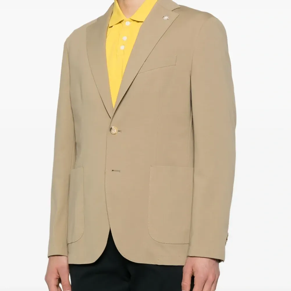 Пиджак с брошью