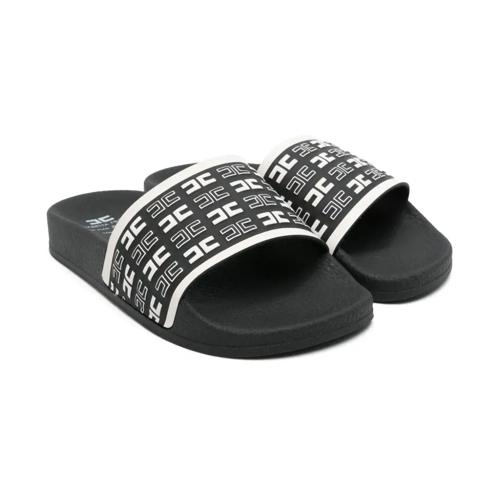 Шлепанцы с монограммой Шлепанцы с монограммой