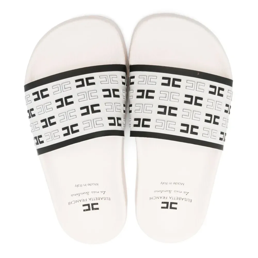 Шлепанцы с монограммой