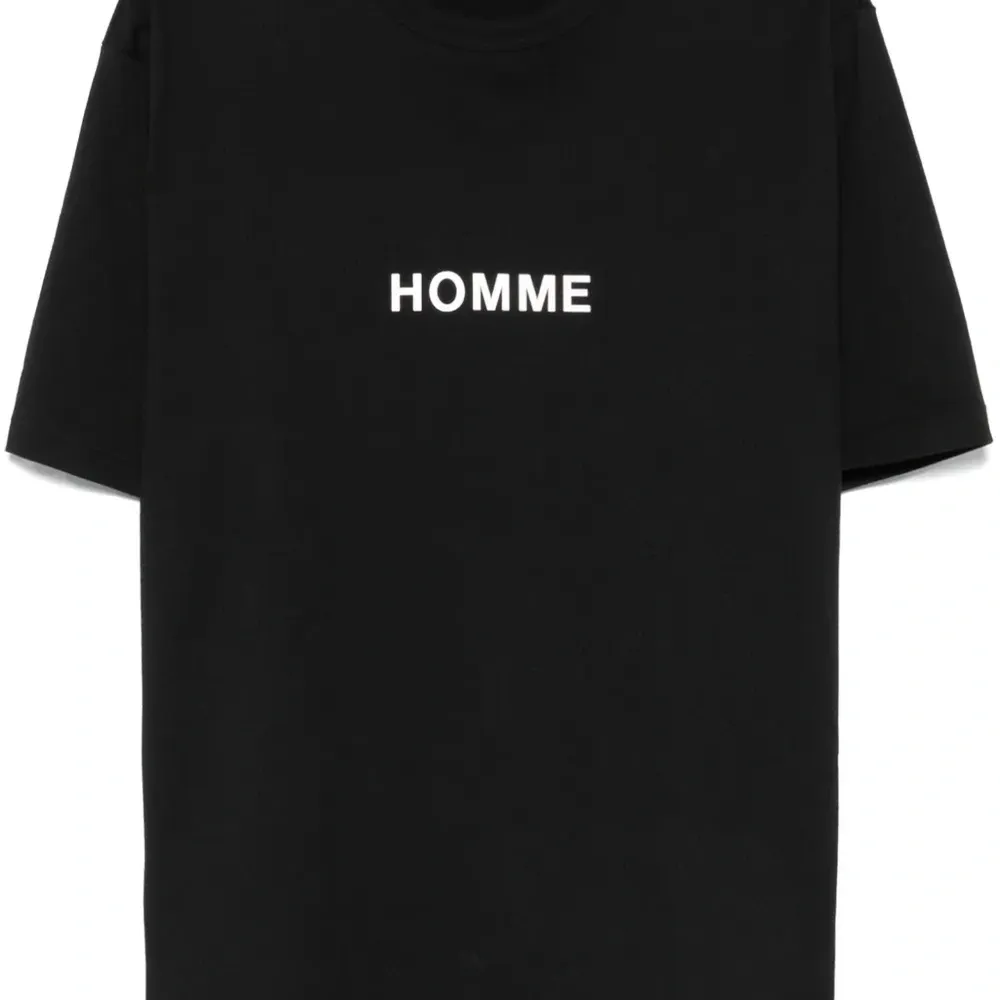 Футболка с логотипом