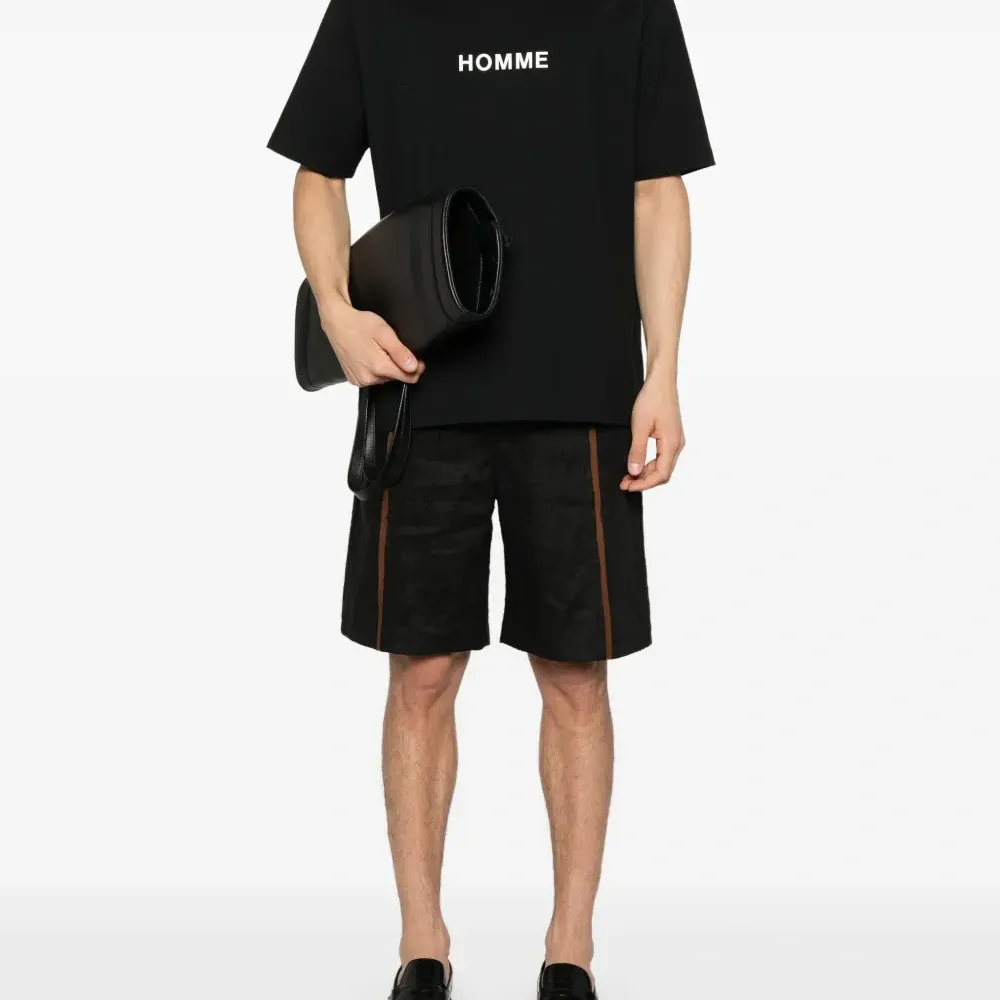 Футболка с логотипом