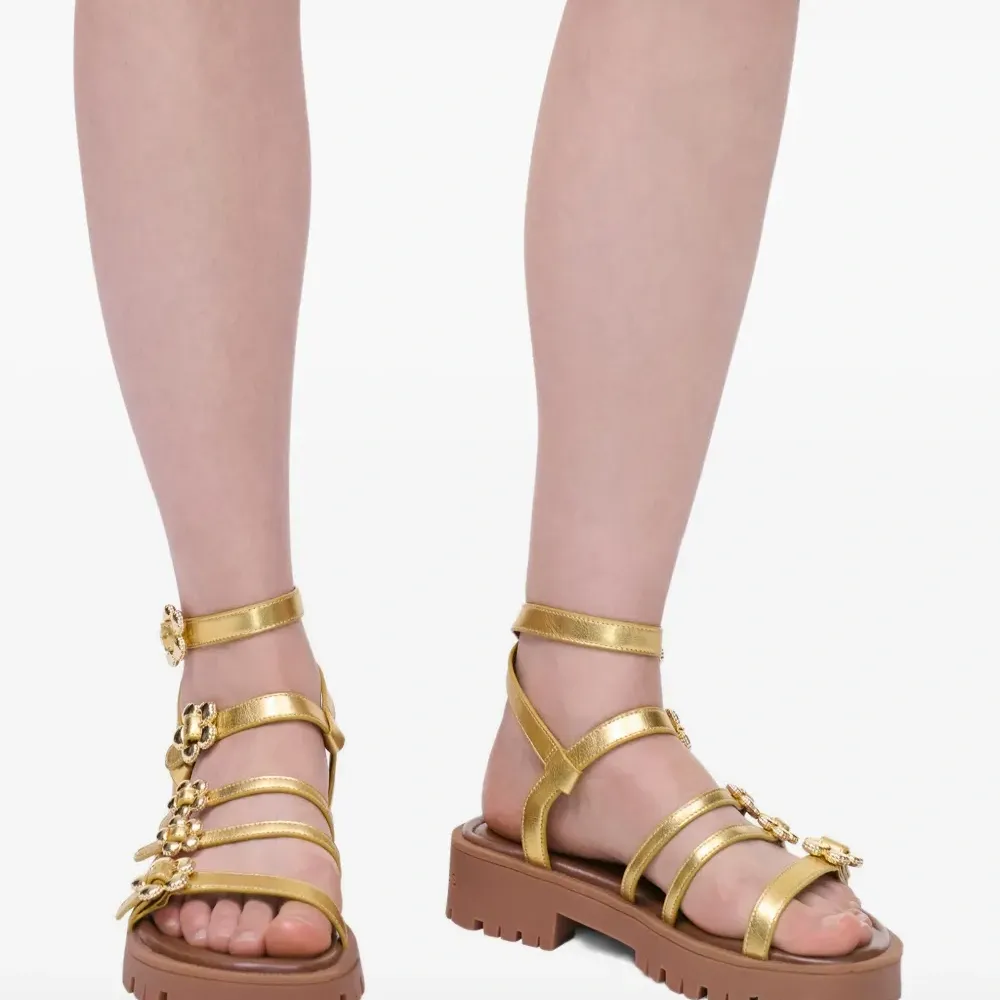 Сандалии The Daisy с эффектом металлик Сандалии The Daisy с эффектом металлик