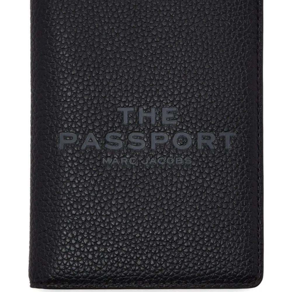 Обложка для паспорта с тиснением