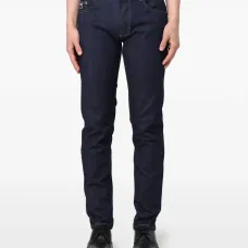 Джинсы с пятью карманами и нашивкой-логотипом