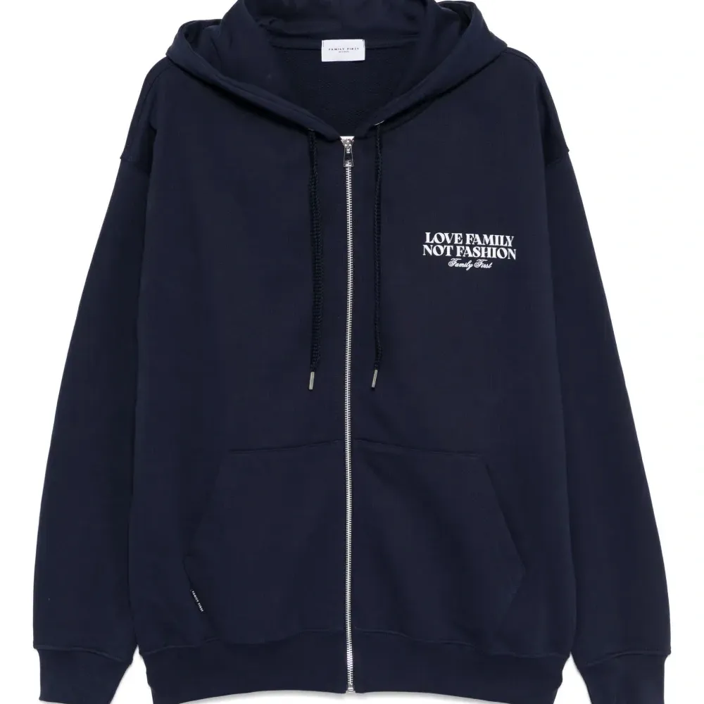 толстовка с логотипом