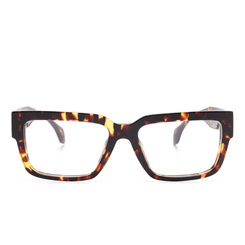 Очки в квадратной оправе