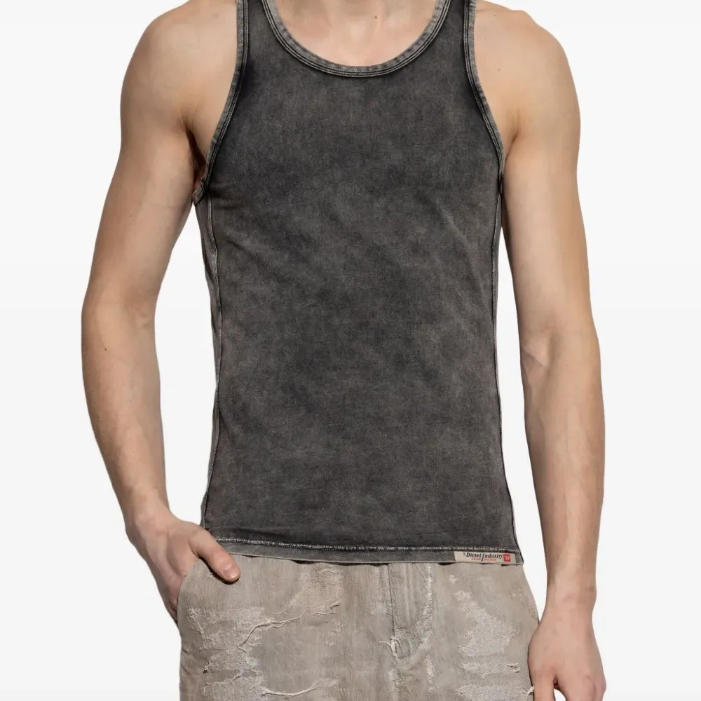 Топ Walty без рукавов Топ Walty без рукавов