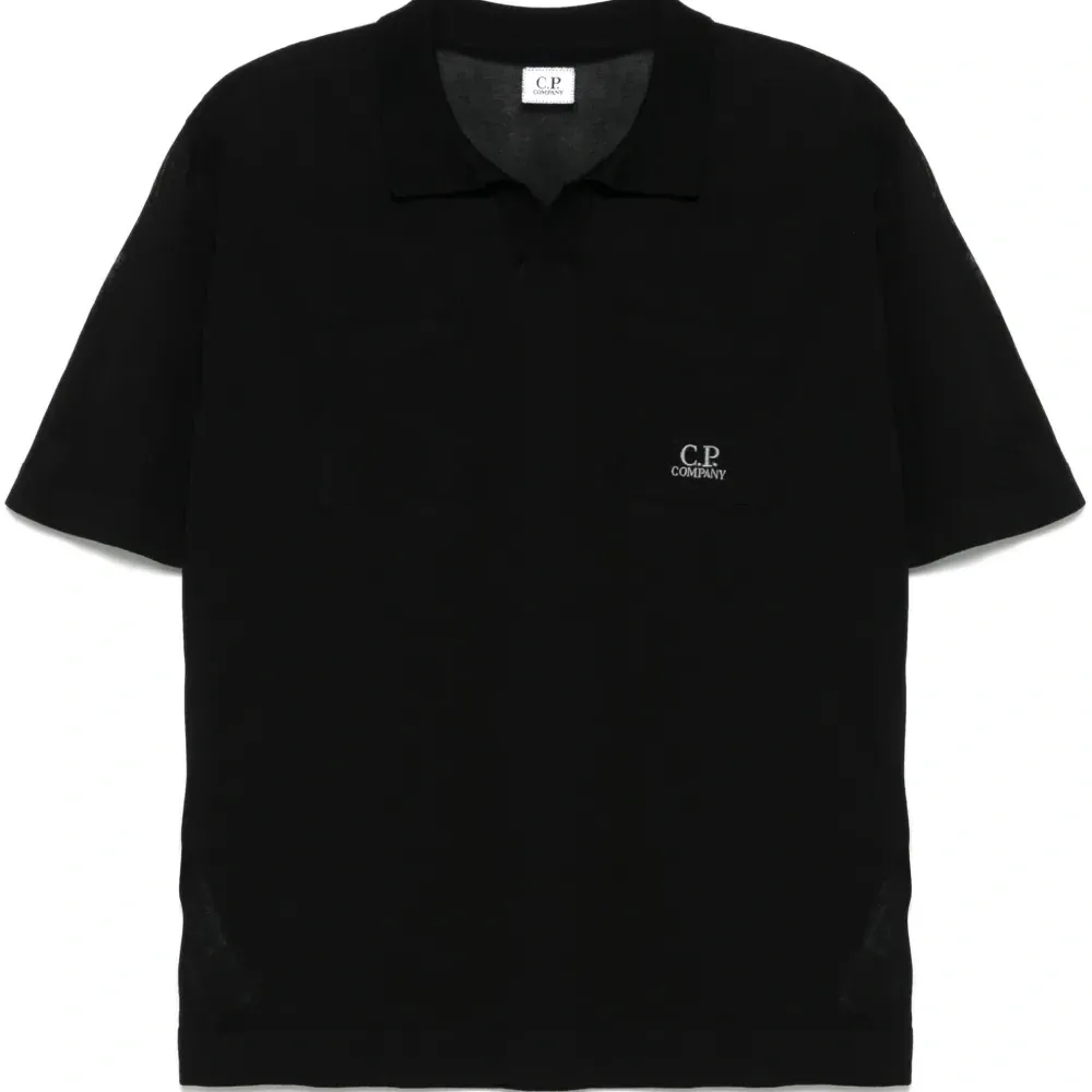 Футболка с вышитым логотипом