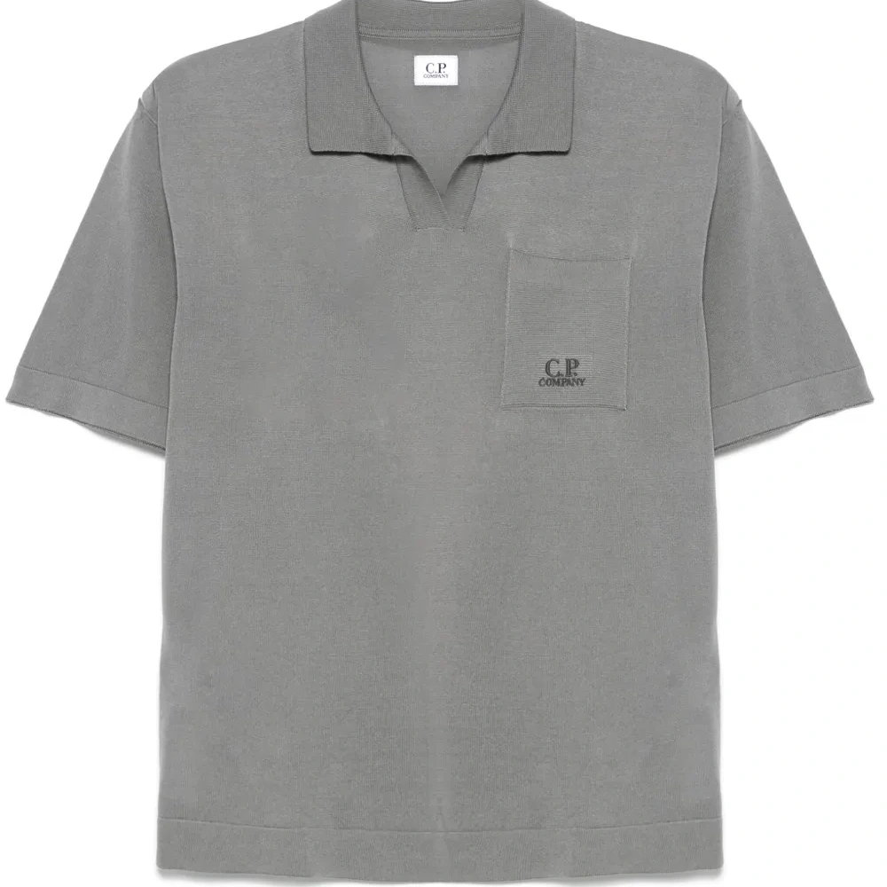 Футболка с вышитым логотипом