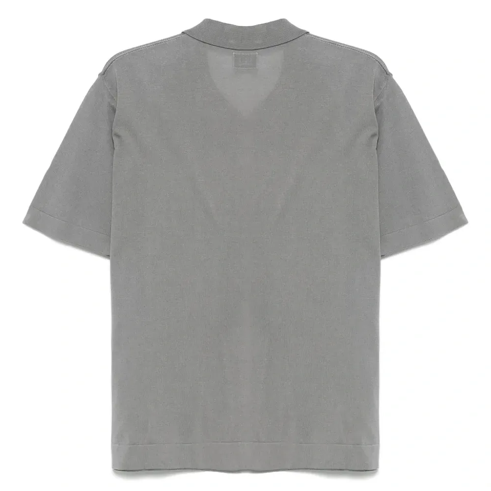 Футболка с вышитым логотипом