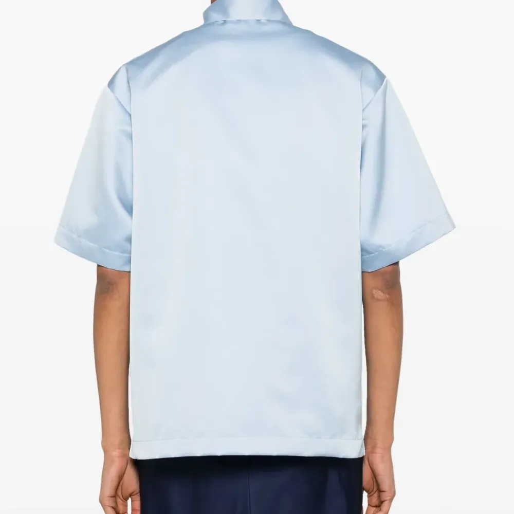 Атласная рубашка