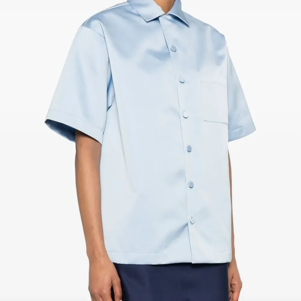 Атласная рубашка