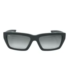 Солнцезащитные очки в прямоугольной оправе