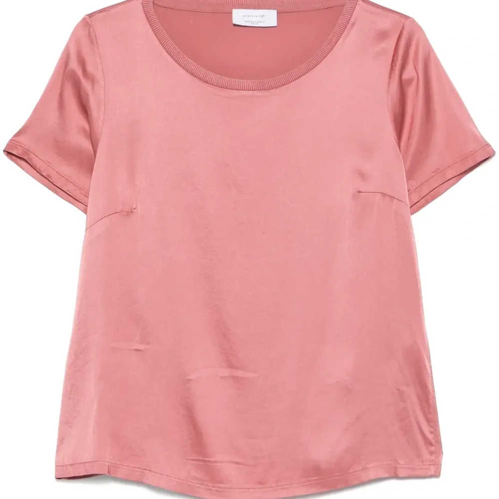 Атласная футболка