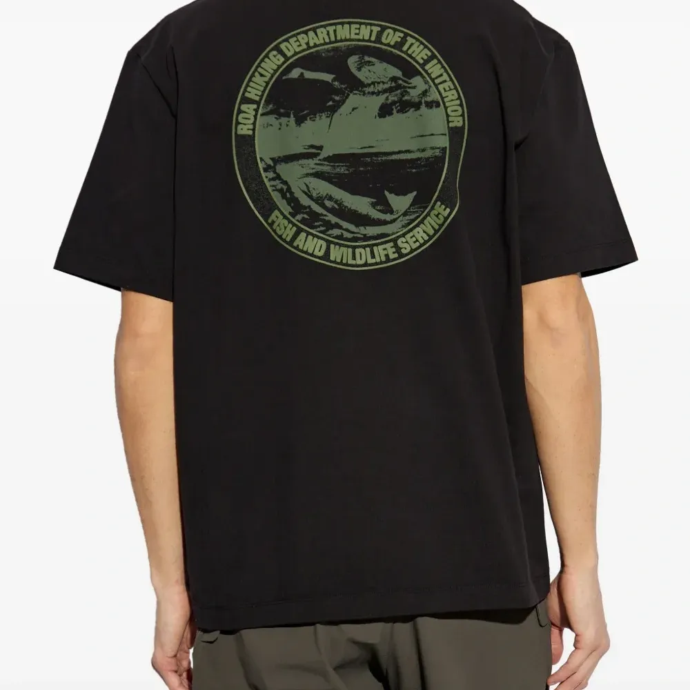 Футболка с логотипом