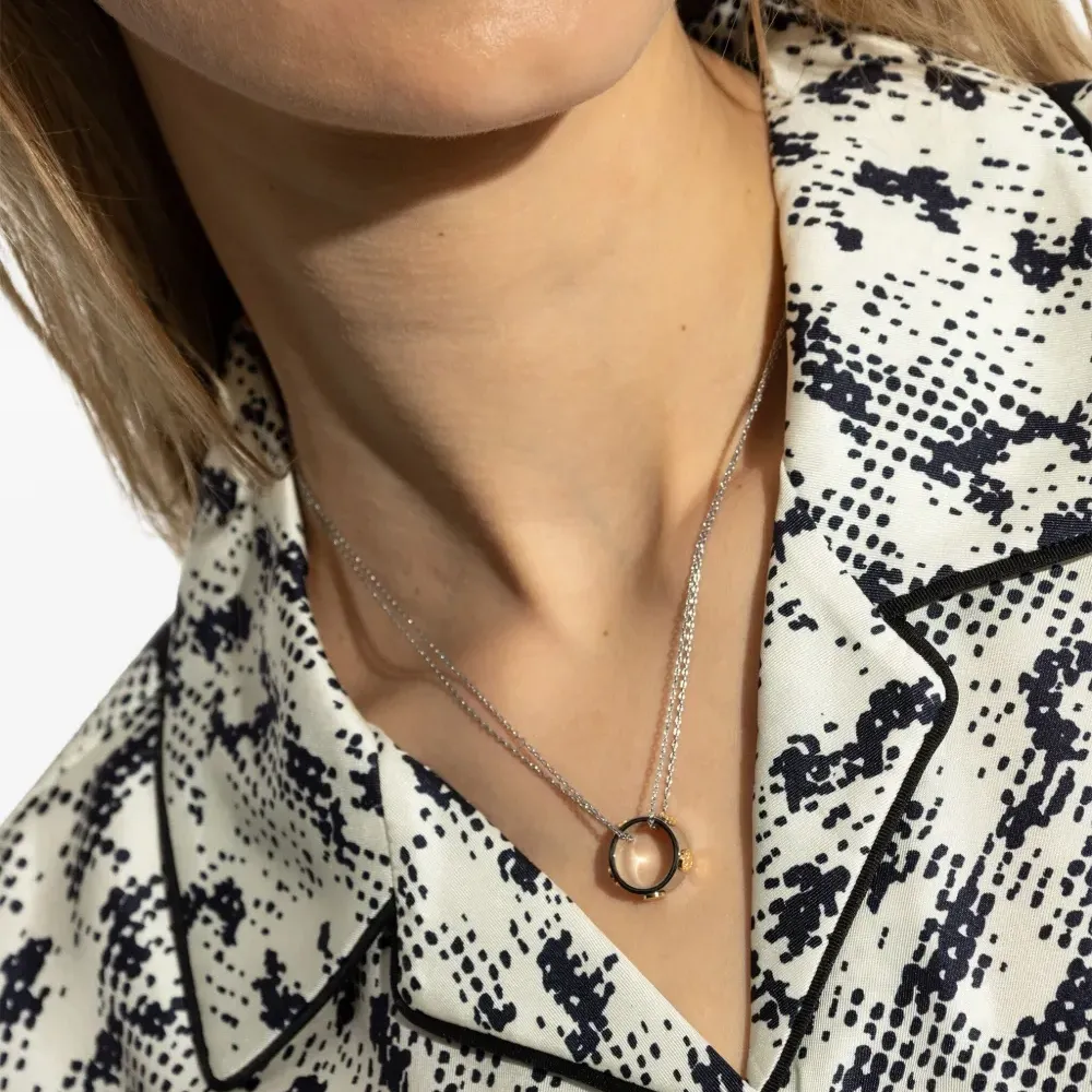 Колье с подвесками и логотипом