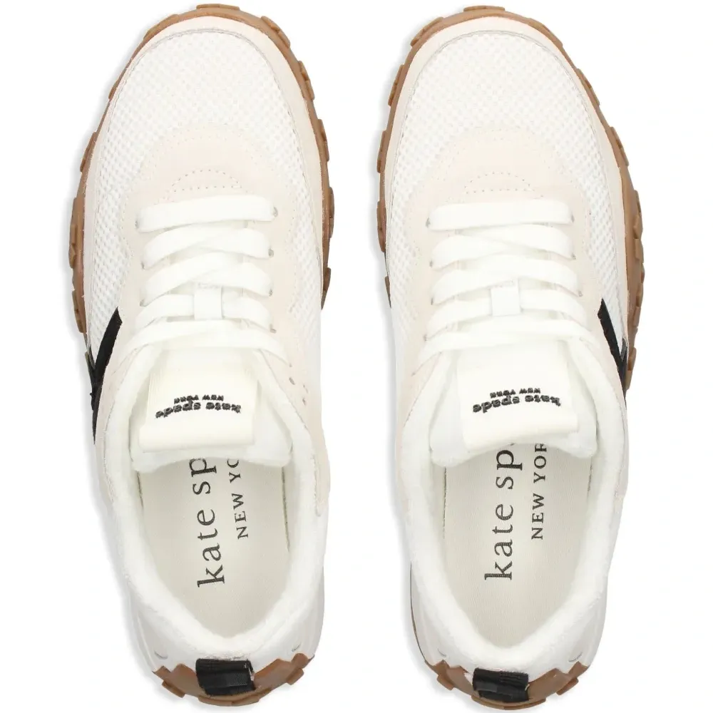 Кроссовки со вставками