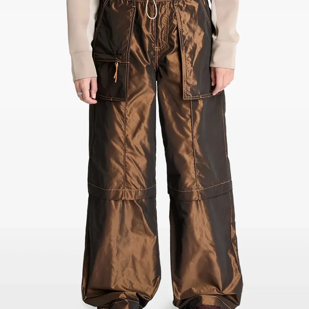 брюки с эффектом потертости