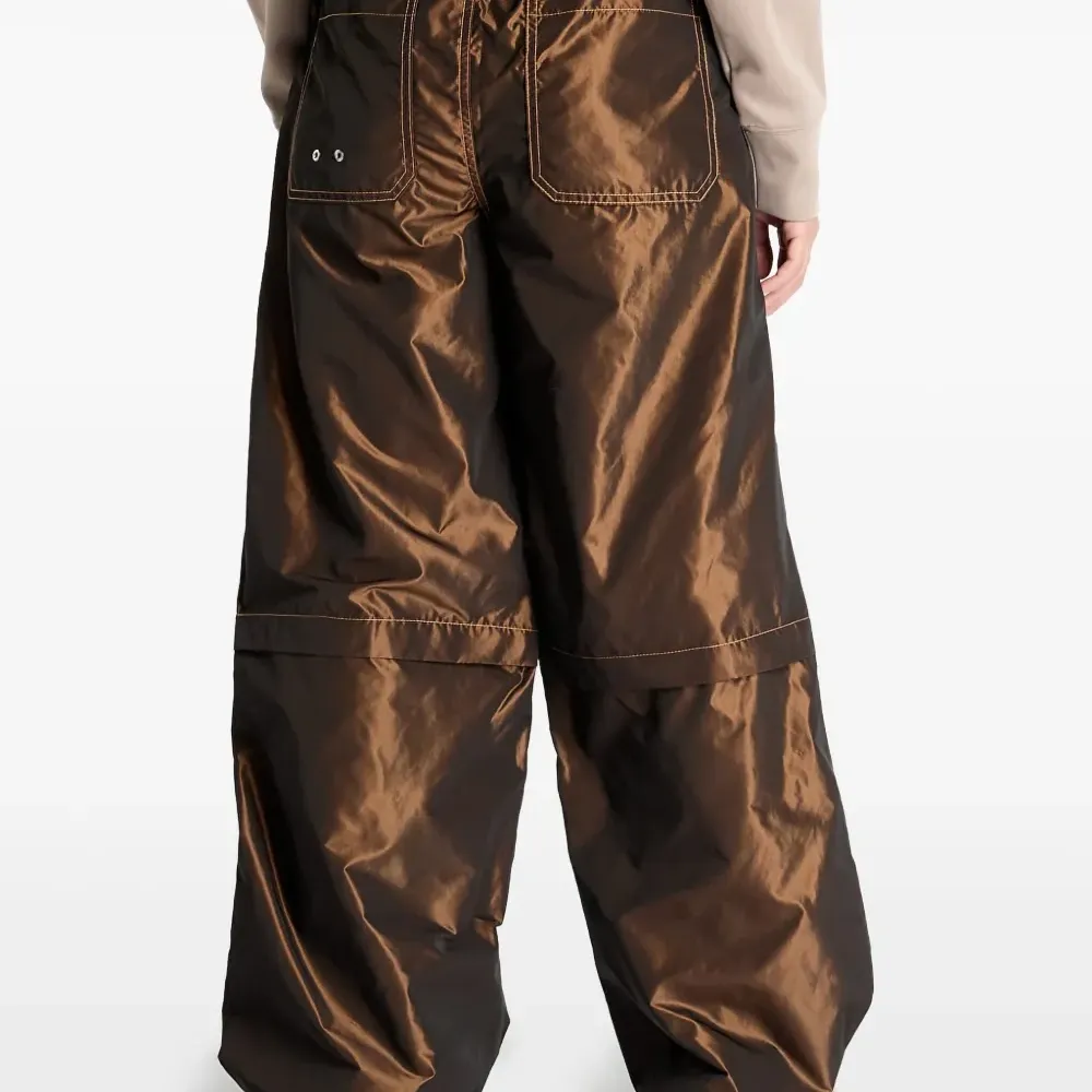 брюки с эффектом потертости