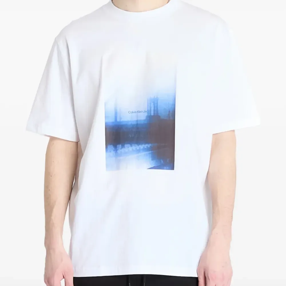 Футболка с графичным принтом