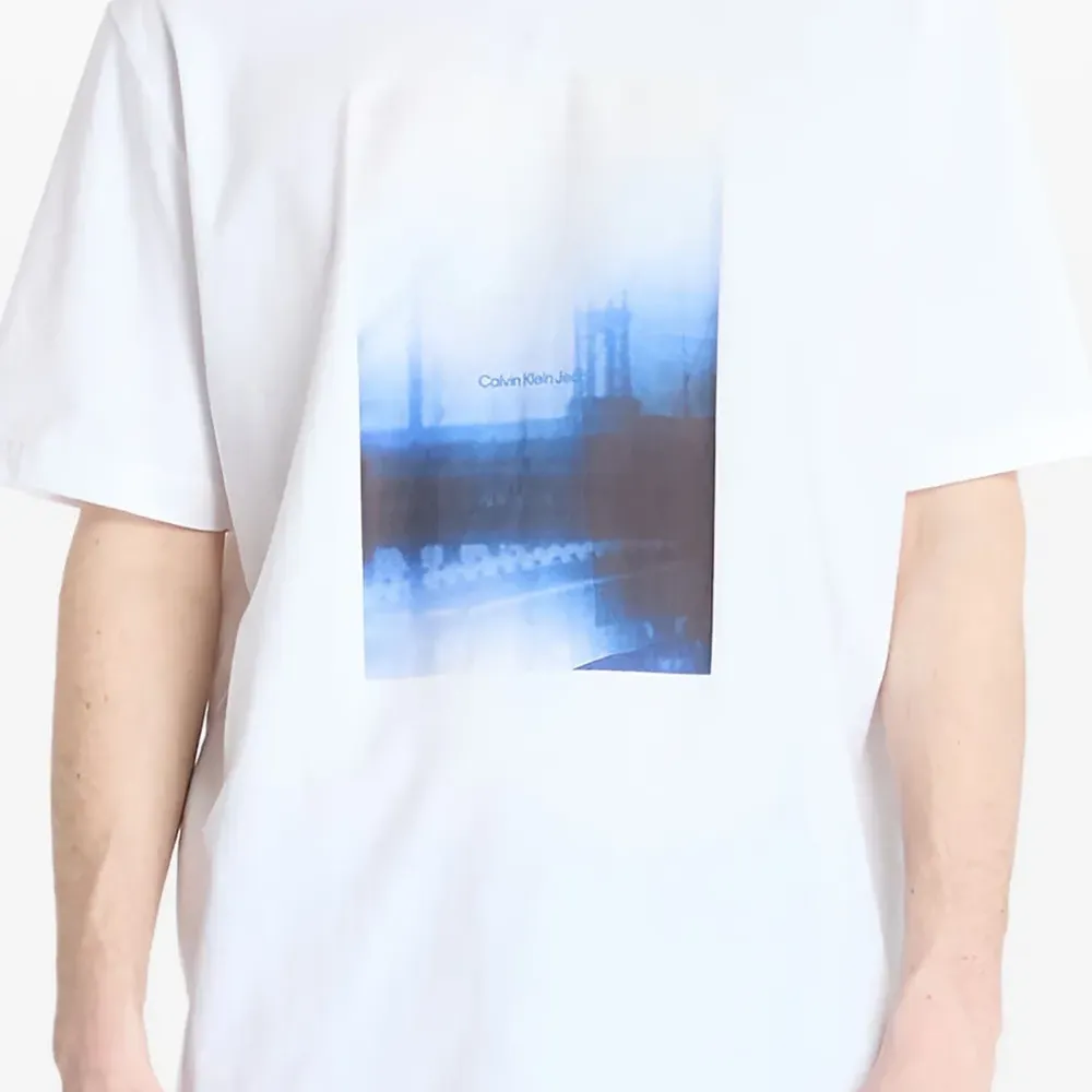 Футболка с графичным принтом