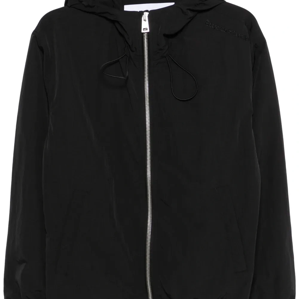 Легкая ветровка