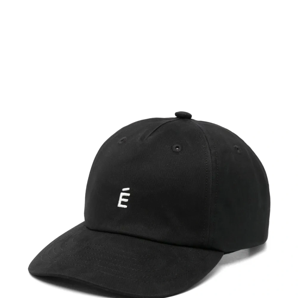 Маленькая кепка E