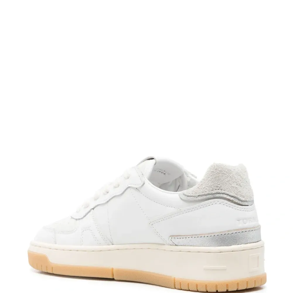 Кожаные кроссовки