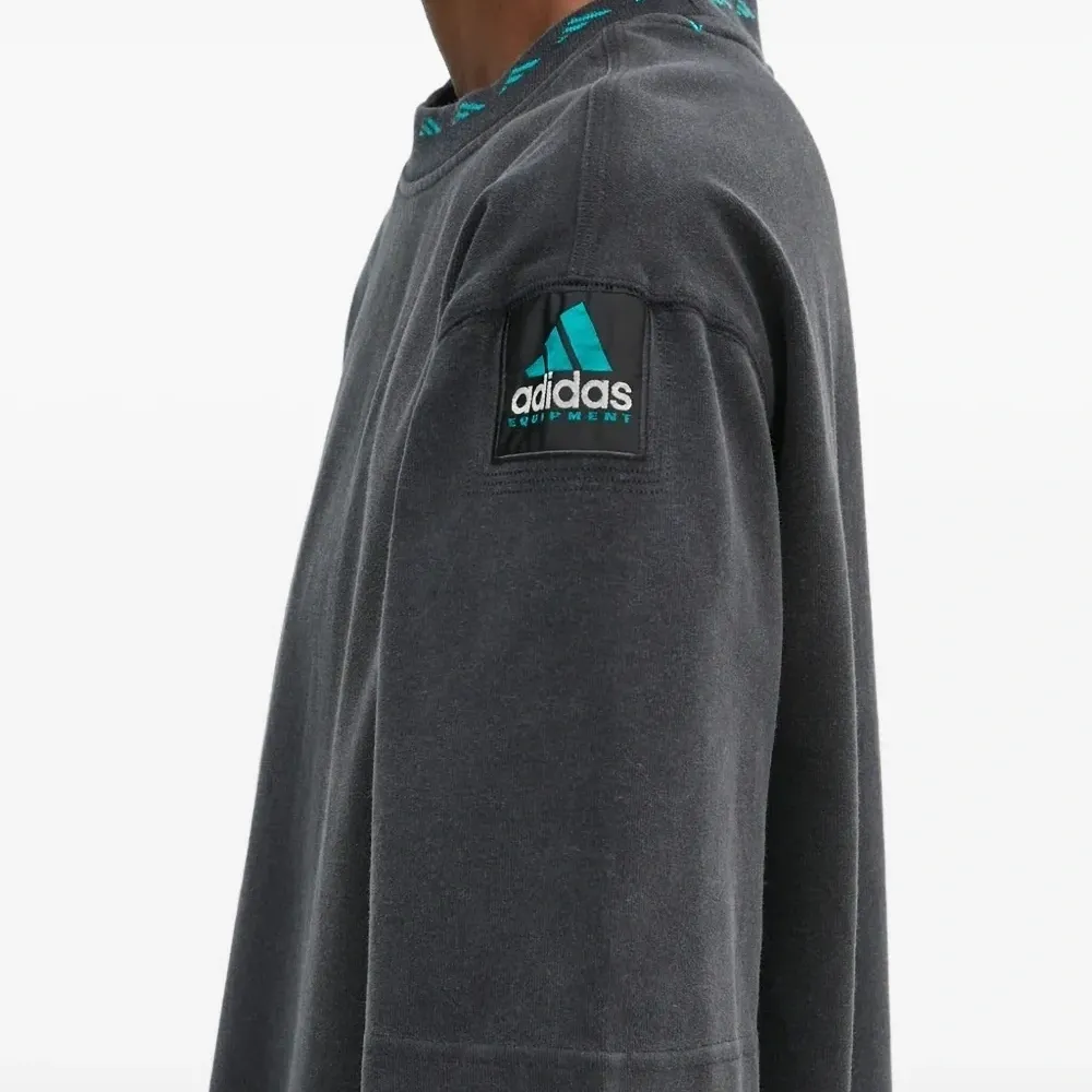 Футболка EQT с нашивкой-логотипом