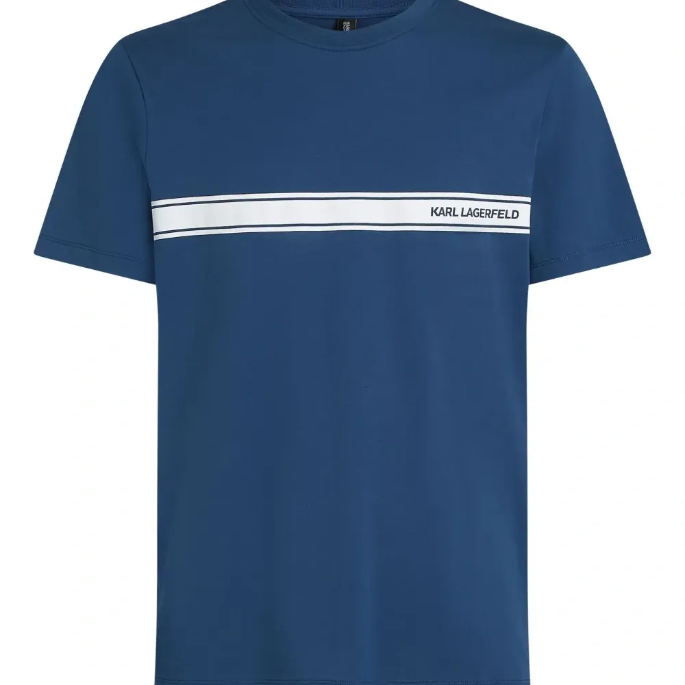 Футболка с логотипом