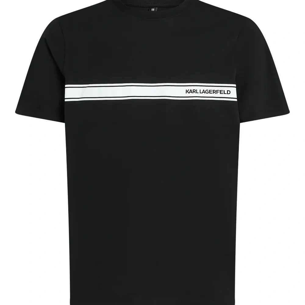 Футболка с логотипом