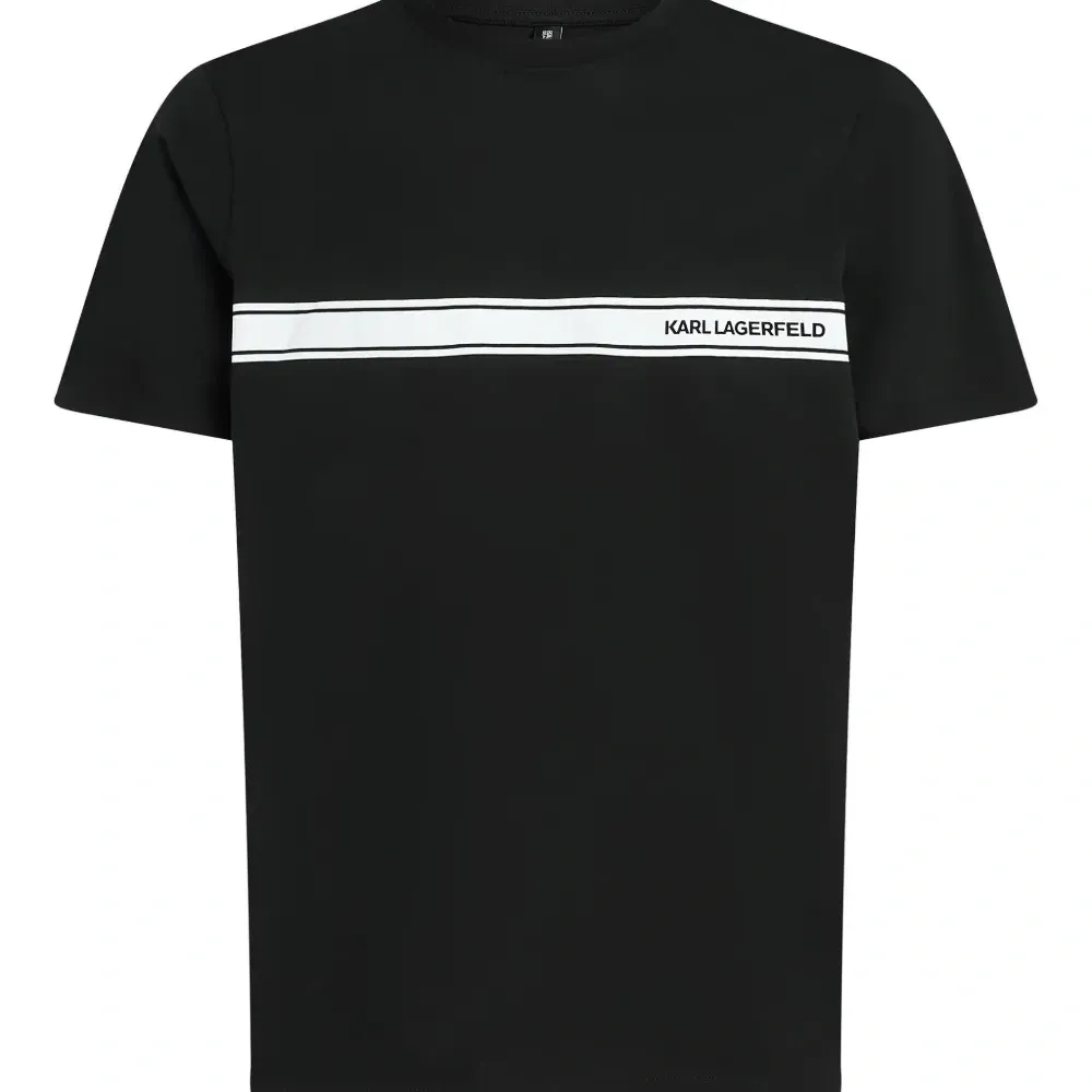 Футболка с логотипом