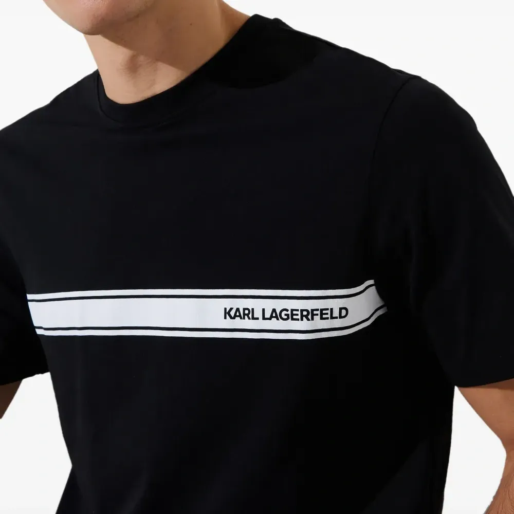 Футболка с логотипом