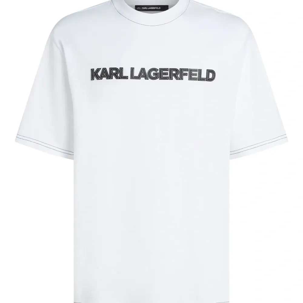 Футболка с контрастной строчкой Футболка с контрастной строчкой