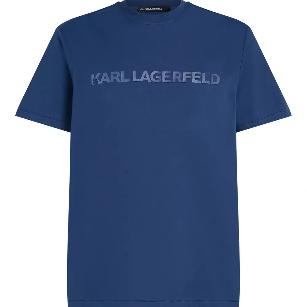 Футболка с логотипом