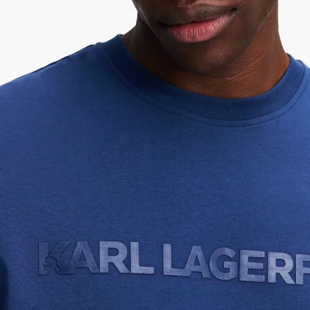 Футболка с логотипом