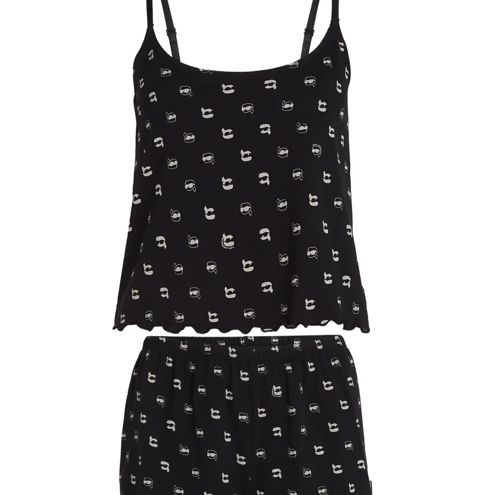 Комплект из топа и шортов с фестонами