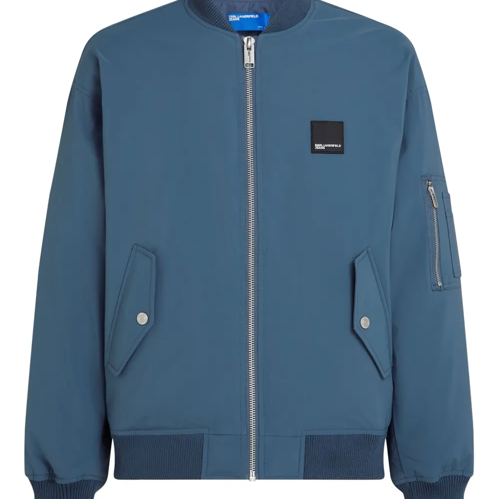 Бомбер на молнии