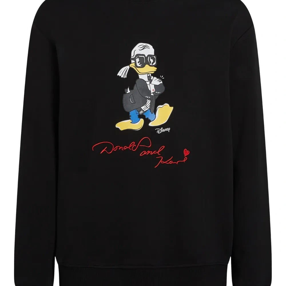 Толстовка из коллаборации с Disney